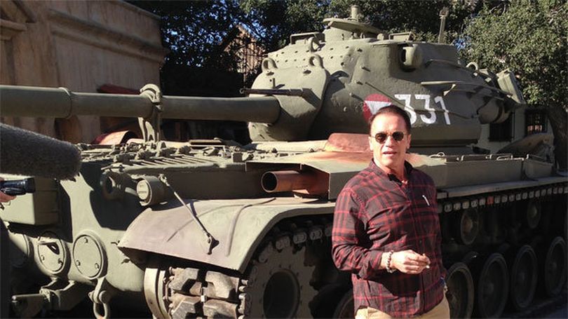 Arnold-Schwarzenegger-tank.jpg