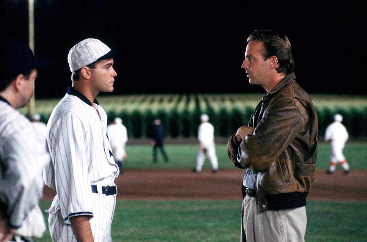 Field-of-Dreams-Liotta-Costner.jpg