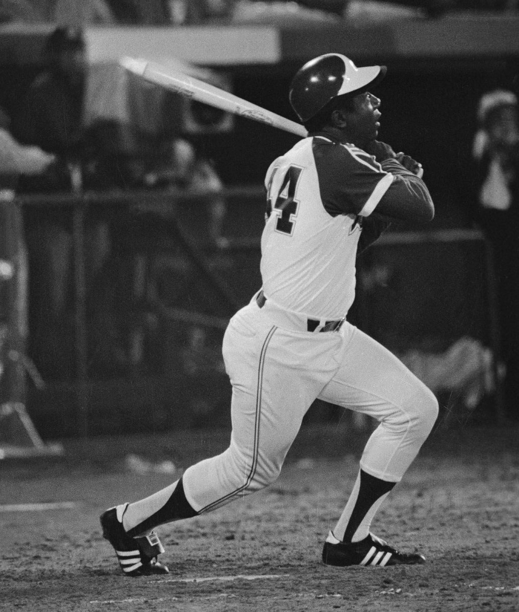 Hank-Aaron-breaks-home-run-record-1974.jpg