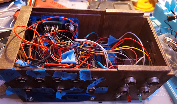 reef-pi-box-wires.png